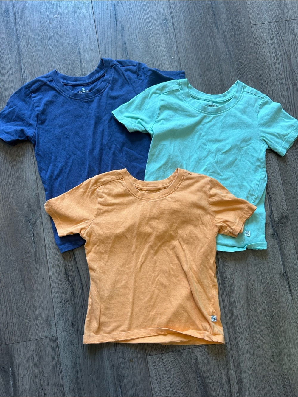 Honest clothing 5t Short-Sleeve tshirt bundle- Navy, light blue & Orange